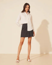 Carregar imagem no visualizador da galeria, Camisa com Vista Frontal
