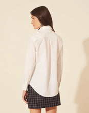 Carregar imagem no visualizador da galeria, Camisa com Vista Frontal
